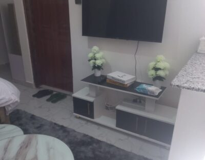 Modern Cozy Studio | Airport Express (10-15mins) | Wi-Fi, Netflix & Parking