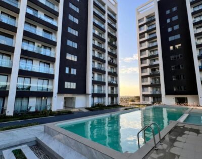 Ideal Homes by Lyn | 1BR Apartment with Pool & Gym